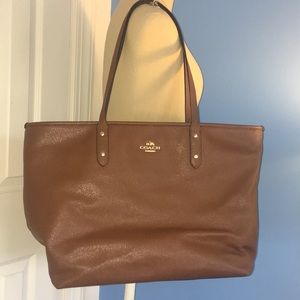 Gently used Coach tote bag!!